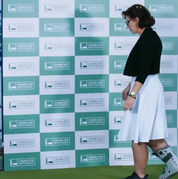Condenação imposta a Zambelli também prevê a perda do mandato. Fora do país, deputada diz que vai se licenciar do mandato. - Lula Marques/Agência Brasil