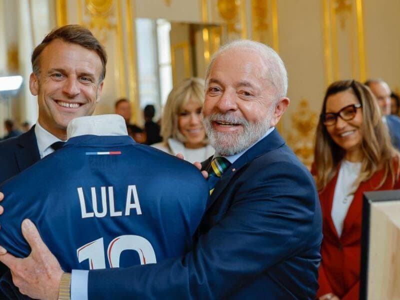 Lula com Emmanuel Macron em Paris, na França. - Ricardo Stuckert/Presidência da República