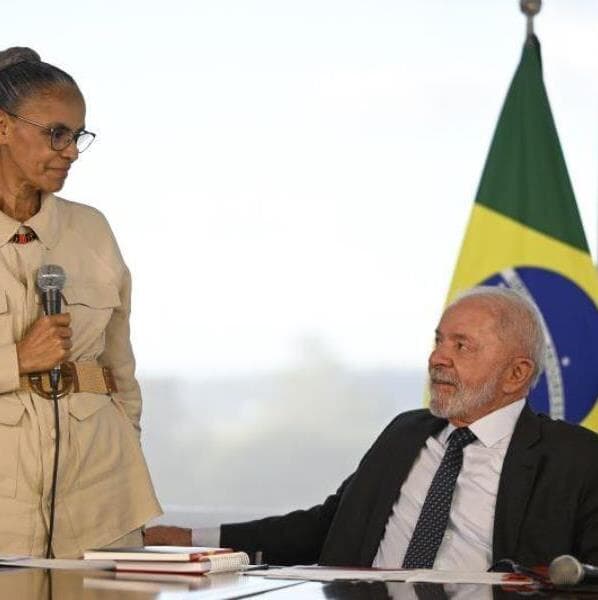 A ministra do Meio Ambiente, Marina Silva, com o presidente Lula. - Mateus Bonomi/Agif/Folhapress