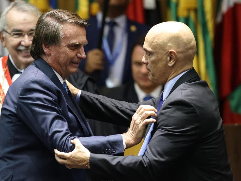 Bolsonaro e Alexandre de Moraes durante posse do presidente do TST em 2023. - Gabriela Biló /Folhapress