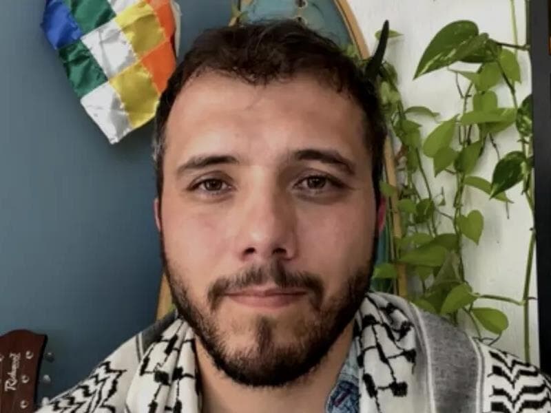 Coordenador da Coalizão Flotilha da Liberdade, Thiago Ávila está preso desde domingo em Israel.  - Reprodução/Youtube