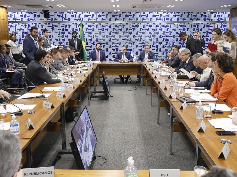 Líderes criticam o governo pelo aumento de tributos para atingir a meta fiscal. - Marina Ramos / Câmara dos Deputados