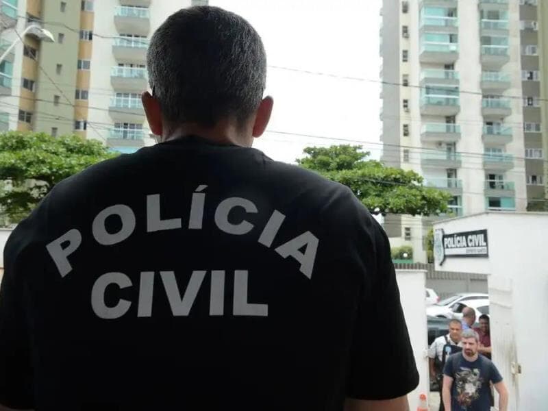 Deputados defendem direitos da Polícia Civil durante votação de proposta que retoma garantias suprimidas por veto presidencial. - Tânia Rêgo/Agência Brasil