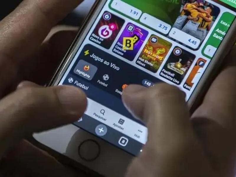 Interfaces chamativas e promessas de lucro fácil atraem usuários, mesmo sem garantia de segurança. - Joedson Alves/Agência Brasil