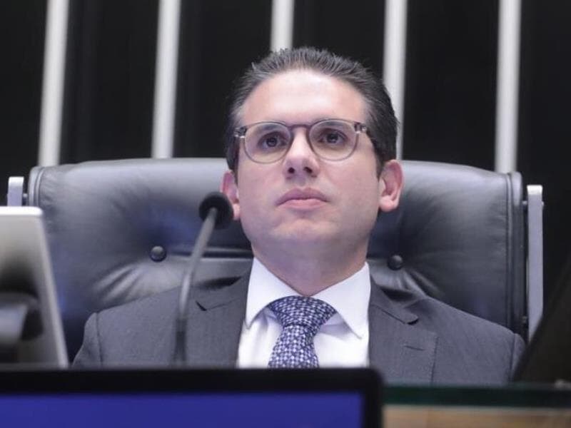Hugo Motta na presidência da sessão que aprovou a urgência para a derrubada do decreto do IOF. - Bruno Spada/Agência Câmara