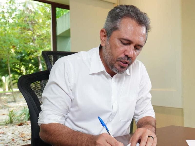 Elmano de Freitas deve reunir prefeitos nas próximas semanas para tratar dos projetos - Divulgação/Governo do Estado do Ceará