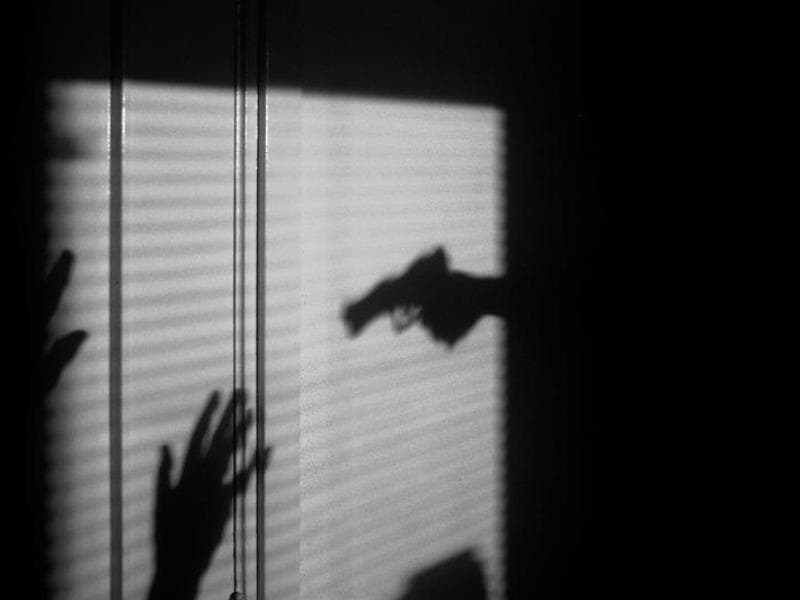 Reserva de vagas para vítimas de violência doméstica vale para licitações e contratações diretas. - Maxim Hopman (via Unsplash)