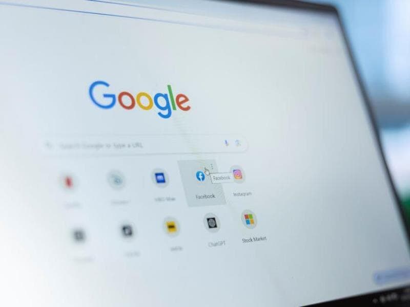 Em resposta ao STF, o Google diz que não tem os dados requisitados pelo ministro Alexandre de Moraes porque não hospedou diretamente o arquivo da "minuta do golpe". - DC Studio (via Freepik)