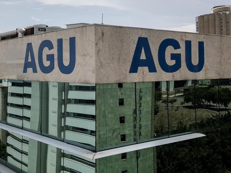 AGU afirma que não decidirá sobre o IOF sem antes consultar equipe econômica. - Rafa Neddermeyer/Agência Brasil