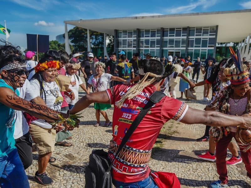 Indígenas do Mato Grosso do Sul e do Paraná se reúnem em frente ao STF, - Rafa Neddermeyer/Agência Brasil