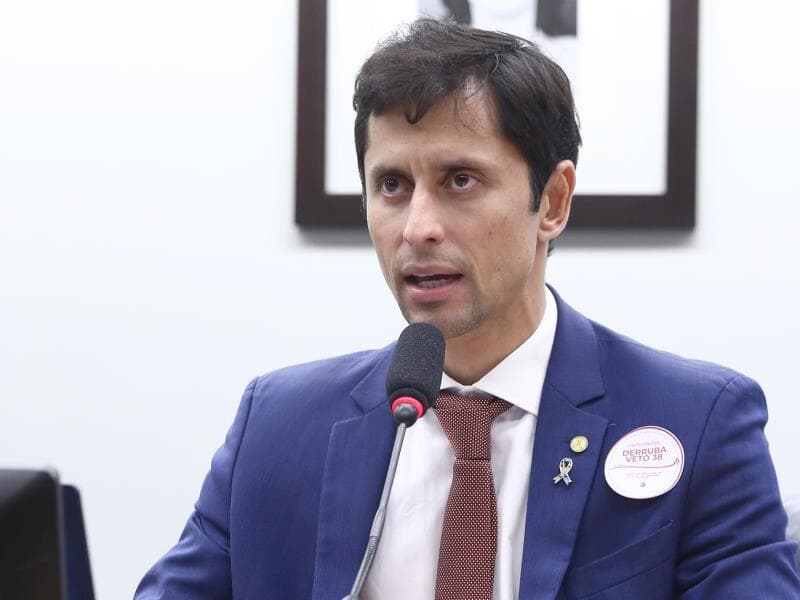 Duarte Jr, presidente da comissão, ressaltou importância do acompanhamento para garantir efetividade das ações.
 - Vinicius Loures / Câmara dos Deputados