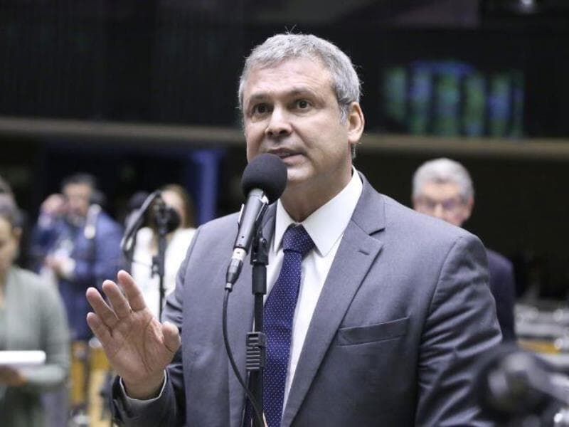 Líder do PT na Câmara, o deputado Lindbergh Farias (RJ) é o primeiro signatário da proposta. - Kayo Magalhães/Câmara dos Deputados