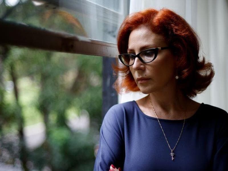 Na foto, Carla Zambelli em seu apartemtno em Brasília. - Pedro Ladeira/Folhapress