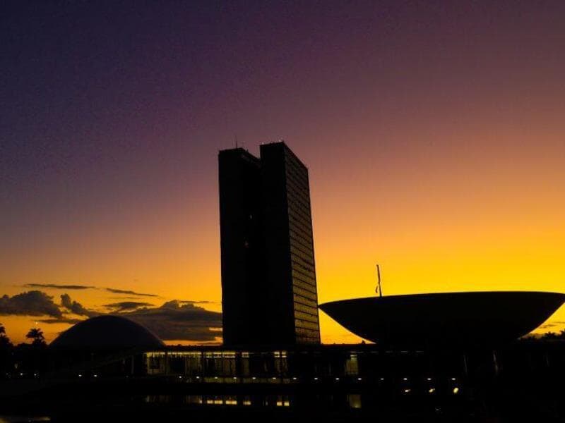 Silhueta do Congresso Nacional, em Brasília: no apagar das luzes desse semestre, o Legislativo tem vários focos de atenção. - Pedro França/Agência Senado