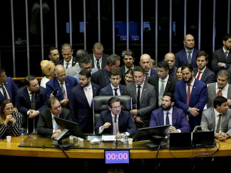 Hugo Motta discursa ao assumir a presidência da tensa sessão dessa quarta-feira. - Fátima Meira