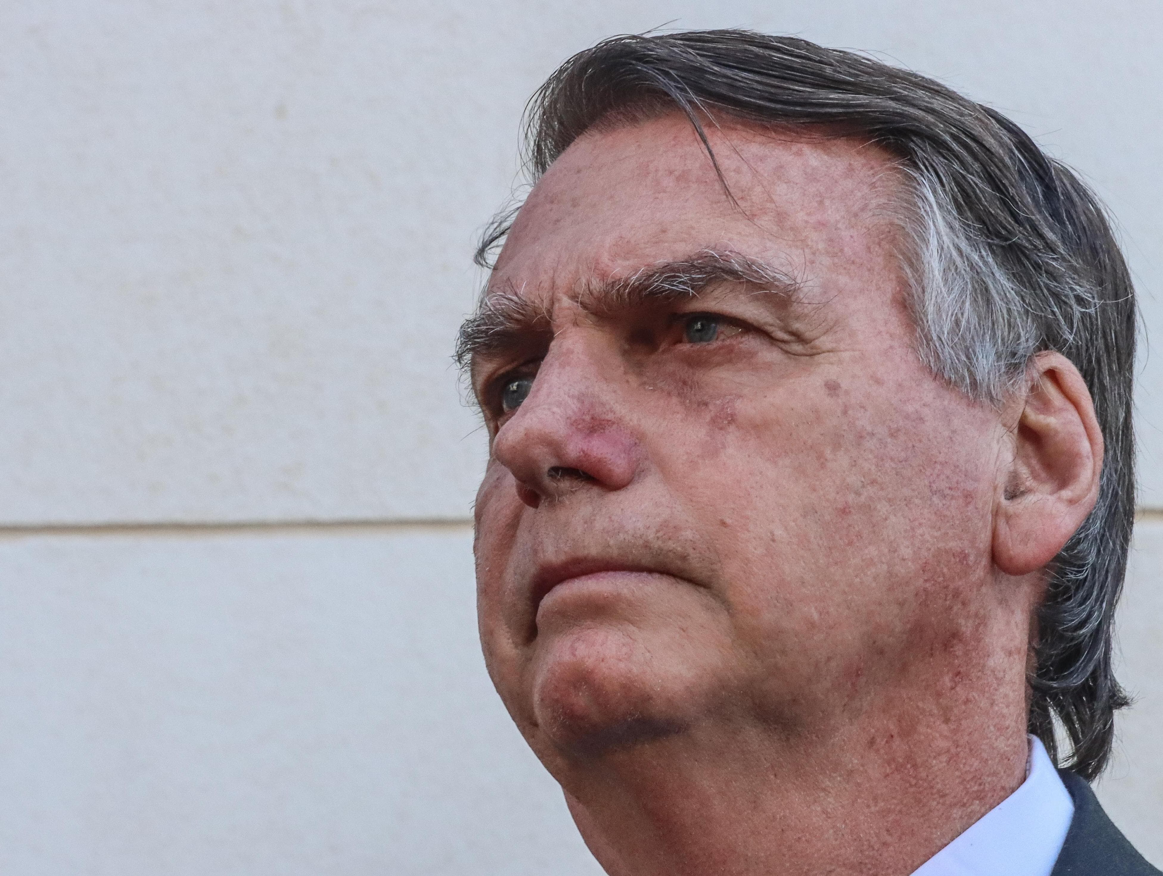 Apenas os filhos e a esposa de Bolsonaro podem visitá-lo sem autorização prévia do STF. - Valter Campanato/Agência Brasil