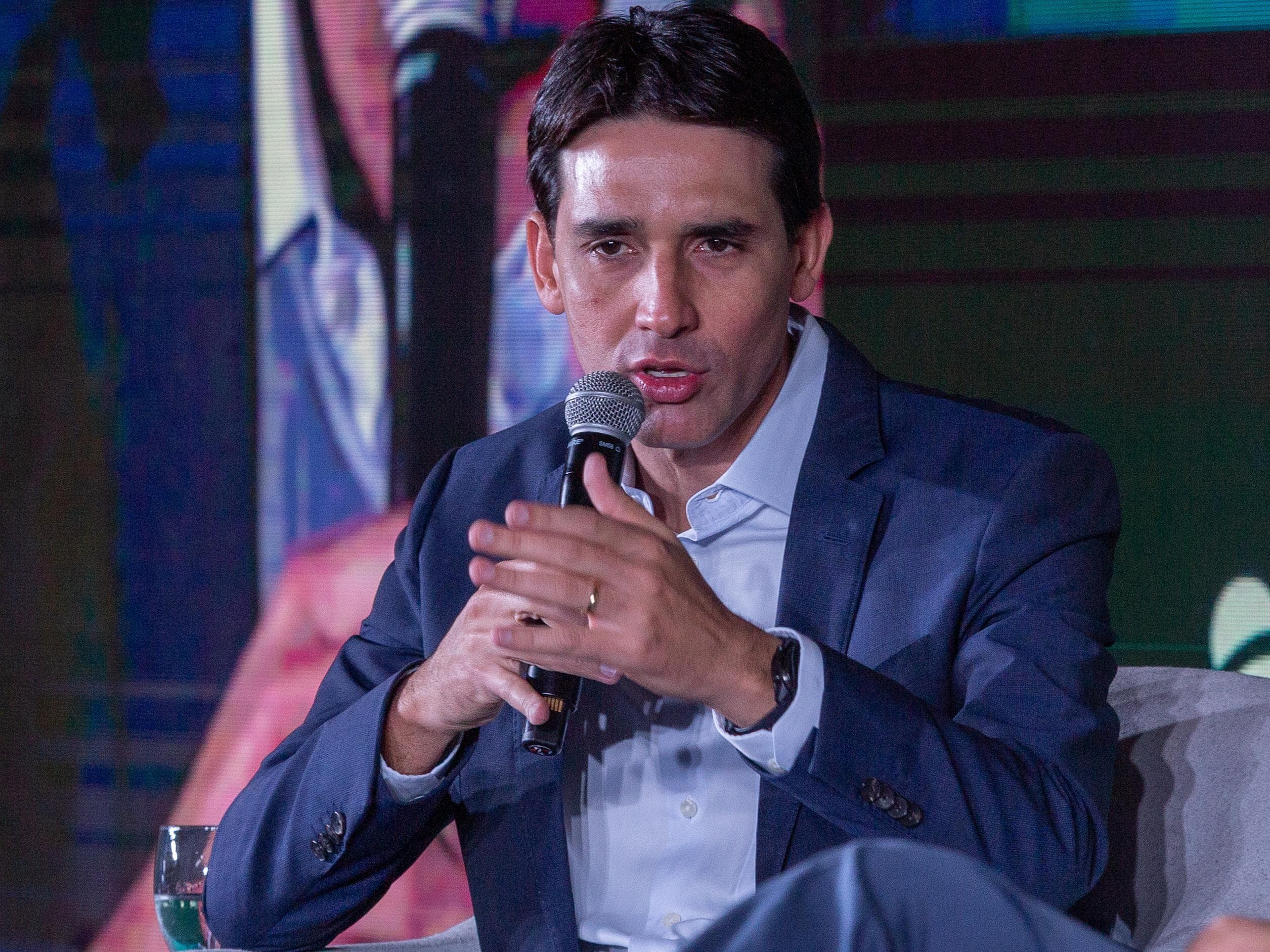 O ministro Silvio Costa Filho criticou as tarifas impostas pelos EUA e afirmou que o Brasil busca novos mercados para mitigar os efeitos do tarifaço.  - Rafael Vieira/AGIF/Folhapress