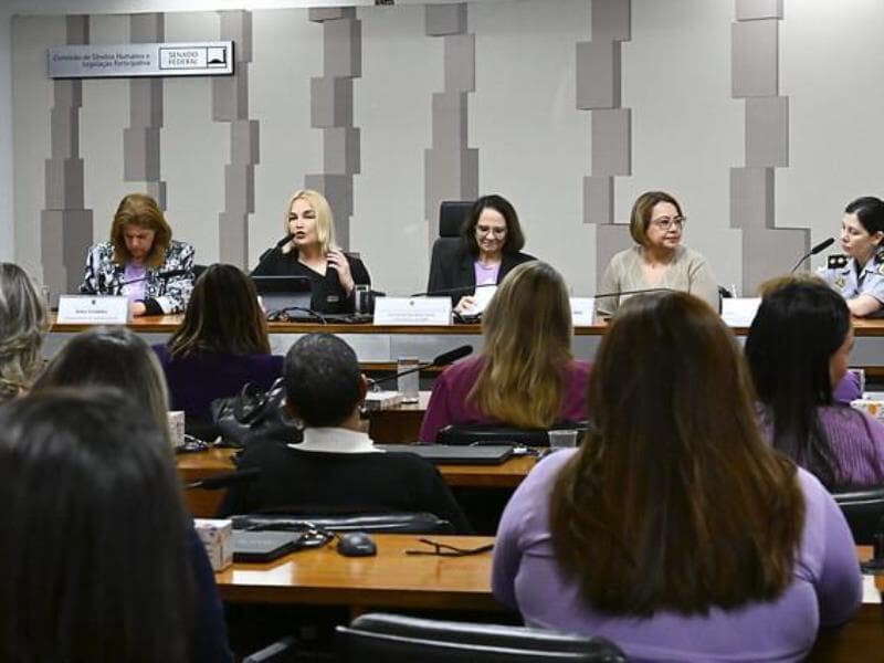 A votação foi adiada após pedido de vista coletiva.

Fonte: Agência Senado - Waldemir Barreto/Agência Senado