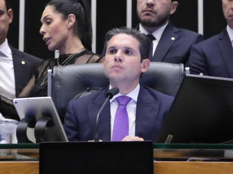 Presidente da Câmara diz que proteger a infância é "obrigação moral" e quer proposta de lei em até 30 dias.
 - Bruno Spada/Câmara dos Deputados