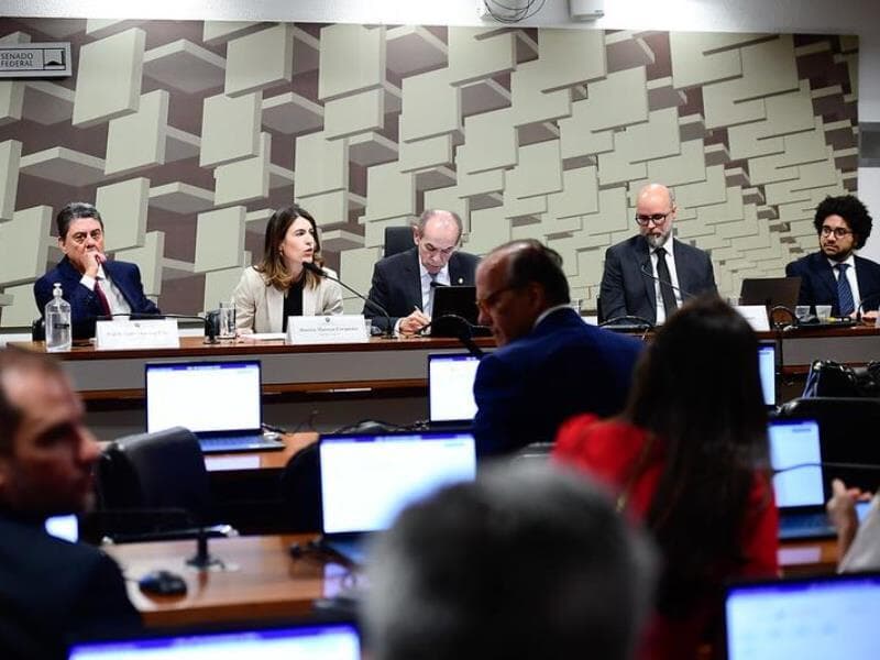 Da esquerda para a direita: Wadih Damous, Daniela Marreco, Marcelo Castro, Leandro Safatle e Thiago Lopes. - Saulo Cruz/Agência Senado