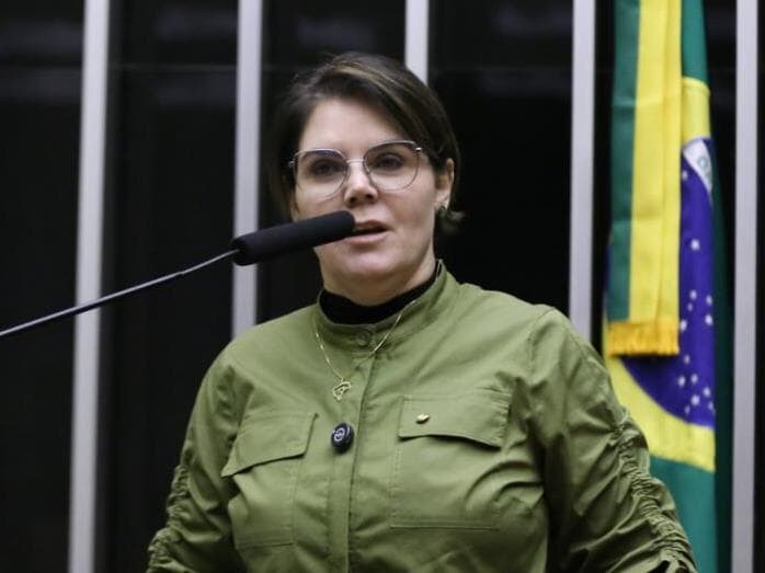 Relatora da proposta, Coronel Fernada é da Polícia Militar de Mato Grosso. - Kayo Magalhães/Agência Câmara