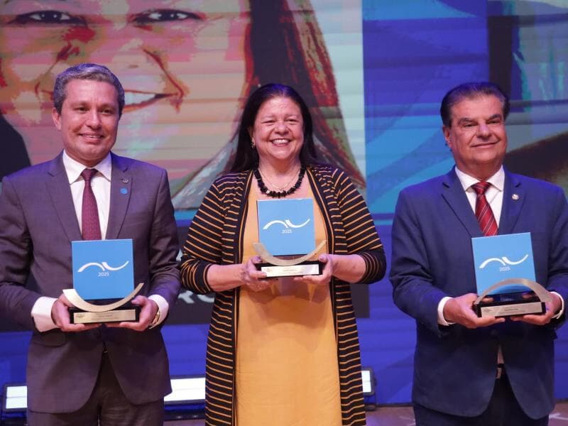 Parlamentares destaque na área de Diplomacia Cidadã por análise do júri técnico do Prêmio Congresso em Foco 2025. - Arte Congresso em Foco