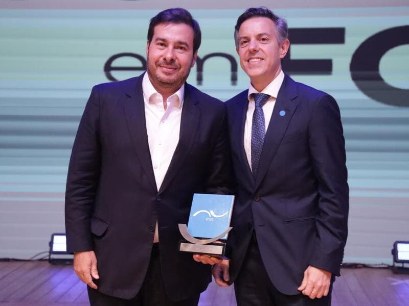 Rodrigo Maia recebe homenagem de Parlamentar Emérito. - Congresso em Foco