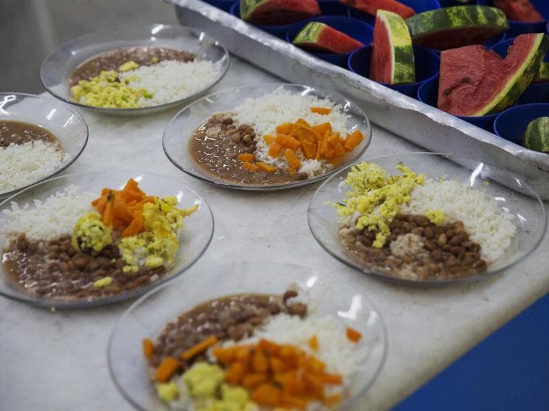 Merenda escolar será um dos destinos desses produtos. - Lalo de Almeida/Folhapress