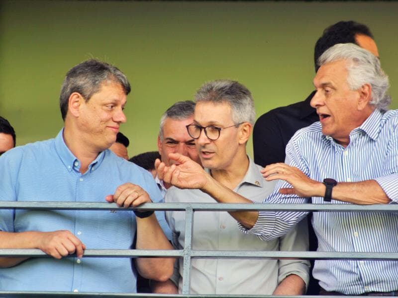 Tarcisio, Zema e Caiado em evento da Expozebu, em Uberaba. -  Neto Talmeli/Folhapress