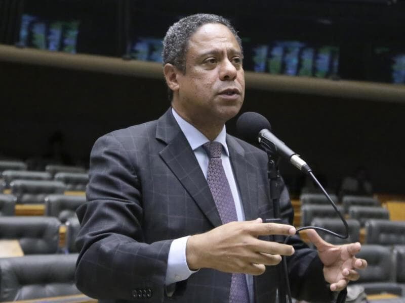 Orlando Silva apresenta projeto para incluir racismo e cyberbullying como formas de violência infantil. - Kayo Magalhães/Câmara dos Deputados