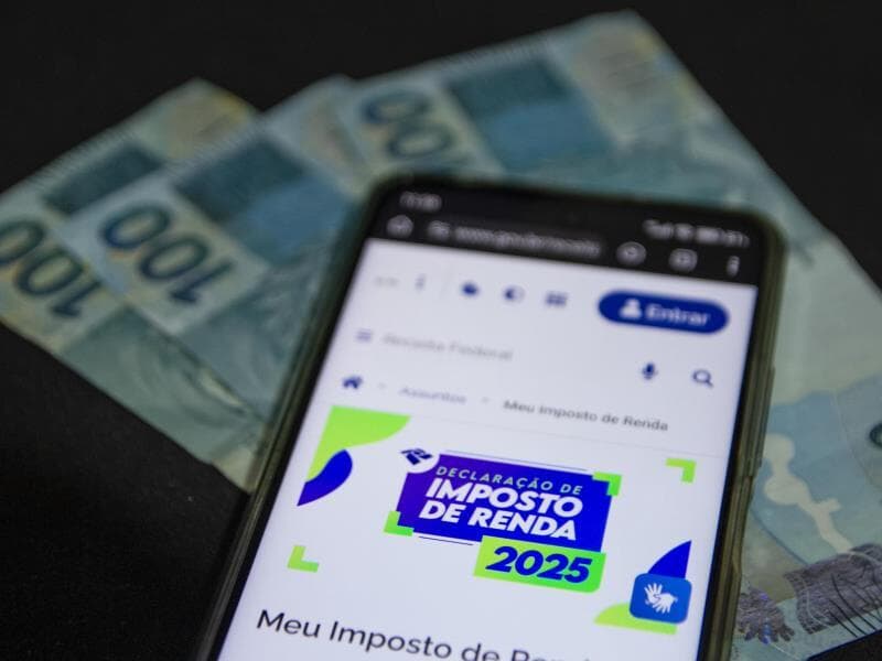 Isenção do Imposto de Renda para quem ganha até R$ 5 mil é prioridade do governo e promessa de campanha de Lula. - J.Souza/Ato Press/Folhapress