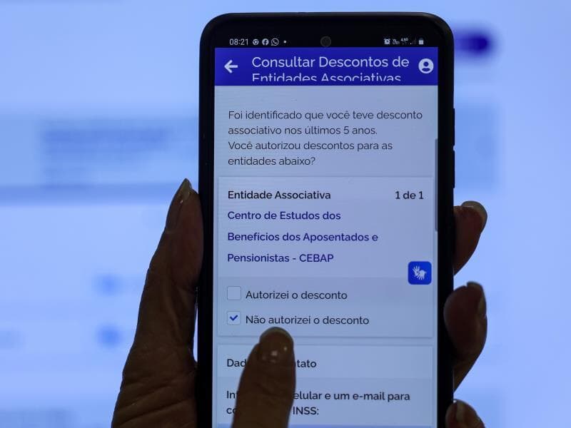 Aposentada recebeu o aviso no APP meu INSS, que teve desconto associativo nos últimos 5 anos.  - Joédson Alves/Agência Brasil