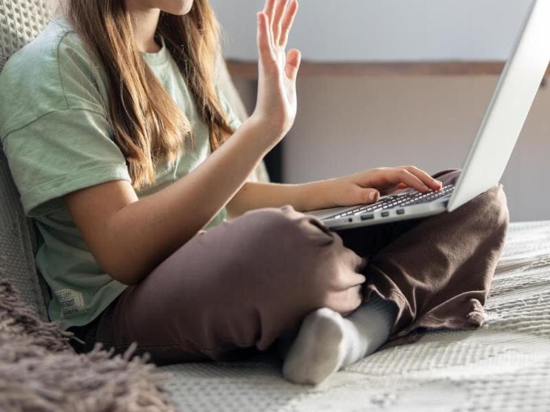 Medida prevê pena maior em casos de assédio cometido por mídias sociais ou internet. - Freepik