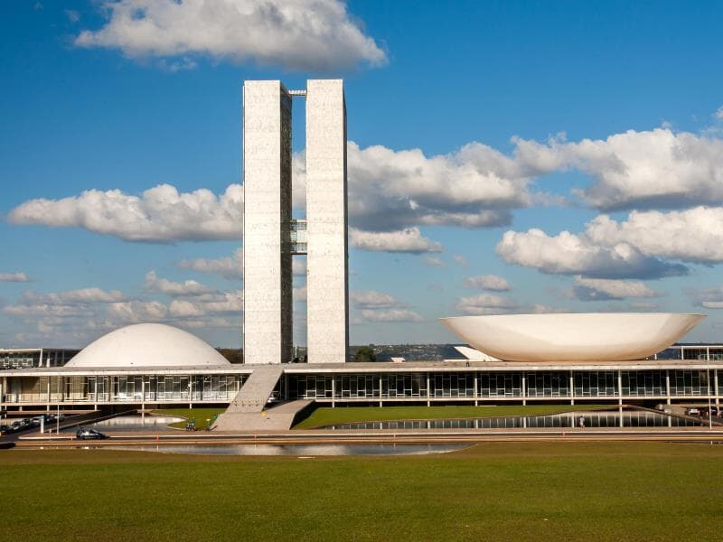 Texto aprovado em comissão da Câmara altera Lei Antiterrorismo e prevê punições mais severas. - Freepik