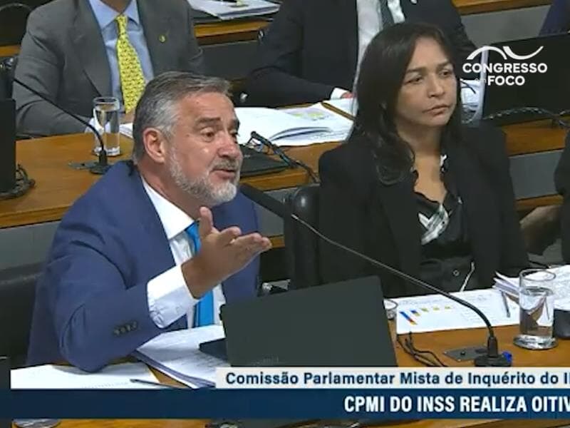Paulo Pimenta e Alfredo Gaspar trocam farpas em sessão da CPMI do INSS. - Reprodução/YouTube
