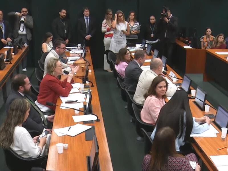 Os deputados discutiram durante o início da sessão na CCJ para ouvir o hacker Walter Delgatti. - Reprodução/Câmara dos Deputados