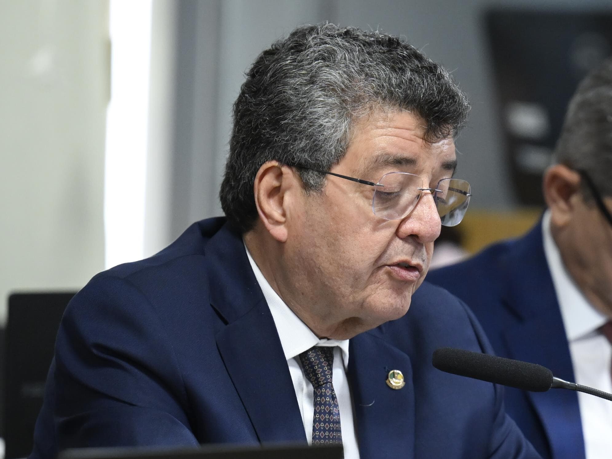 Fernando Farias (PT-SE), no relatório, destacou que a legislação sobre o comércio exterior necessita acompanhar a dinâmica atual. - Andressa Anholete/Agência Senado