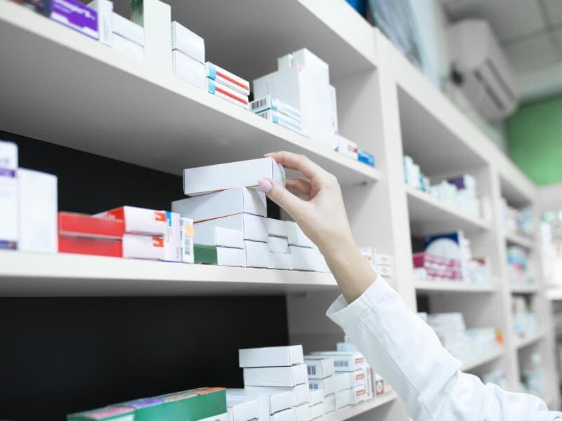 "O Brasil precisa modernizar sua legislação sanitária
concernente à assistência farmacêutica", argumenta o autor no projeto. - Freepik