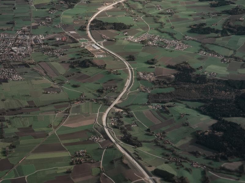 Faixa de fronteira brasileira estende-se por uma área de 1,4 milhão de km² e abrange 588 municípios. - Freepik