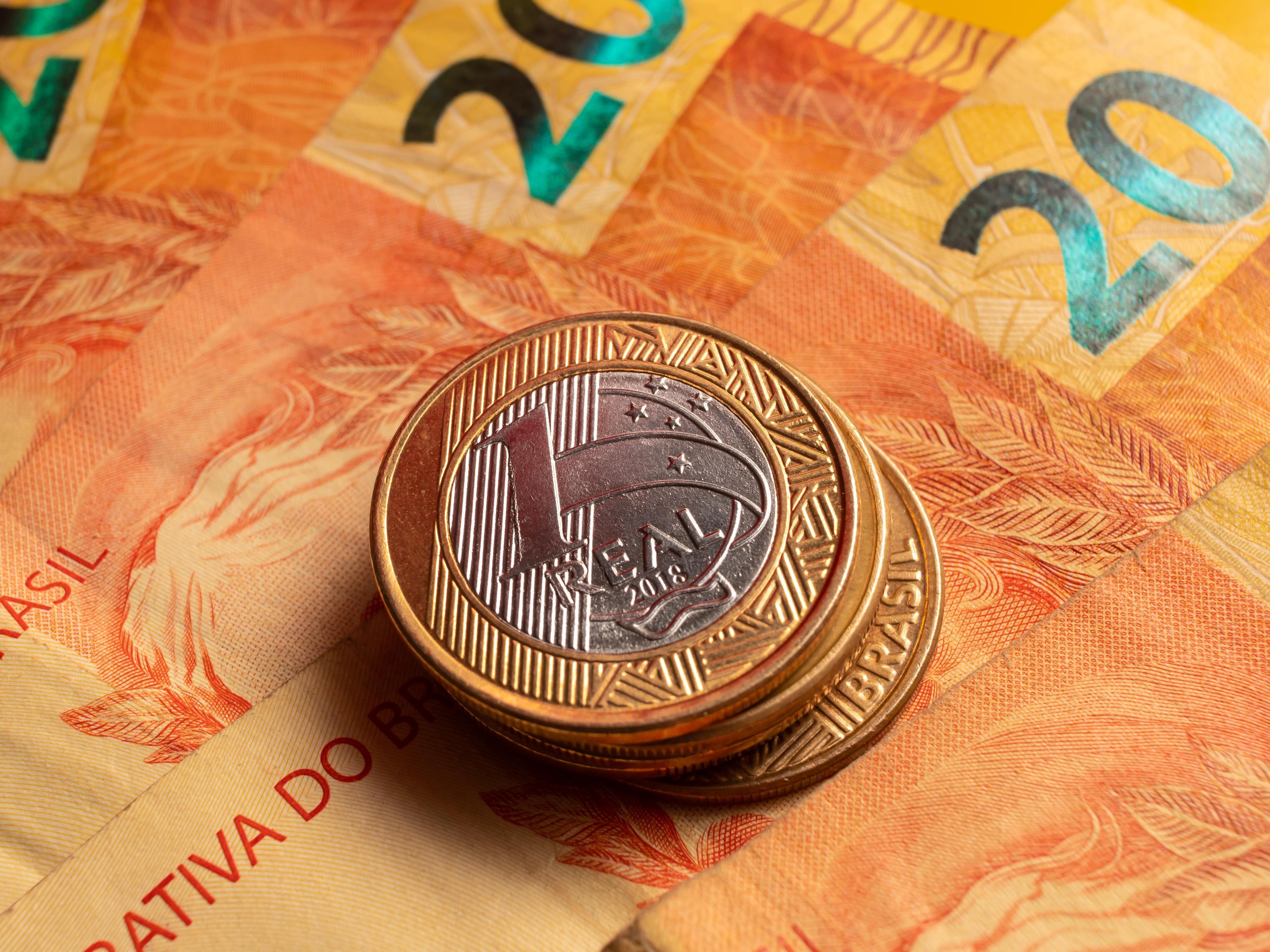 Relatório contém projeções mais cautelosas em relação ao desempenho da economia brasileira. - Freepik
