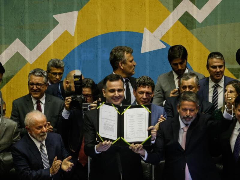 Lula, Pacheco e Lira comemoram a promulgação da reforma tributária, ainda em 2023. - Arte Congresso em Foco