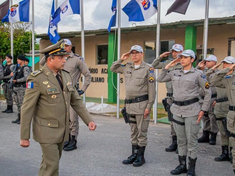 Padrão nacional para adesão em forças de segurança estaduais fica fixado em 1,60m para homens e 1,55m para mulheres. - PM-AL/Divulgação