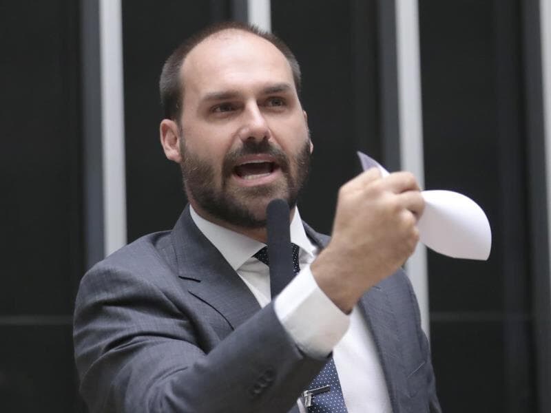 Eduardo concorre contra quatro governadores e um senador pelo capital político de seu pai em 2026. - Zeca Ribeiro / Câmara dos Deputados