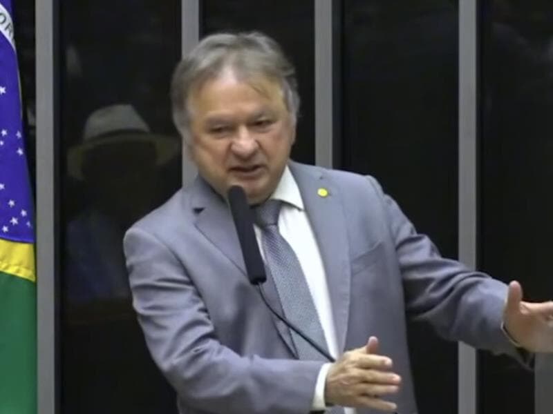 Deputado afirmou que a derrubada da MP beneficia bilionários e enfraquece o país. - Reprodução 