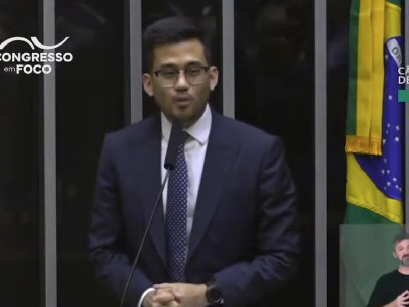 Em votação na Câmara, Kim Kataguiri afirmou ser contrário a todo aumento de impostos, menos sobre casas de apostas. - TV Câmara/Reprodução