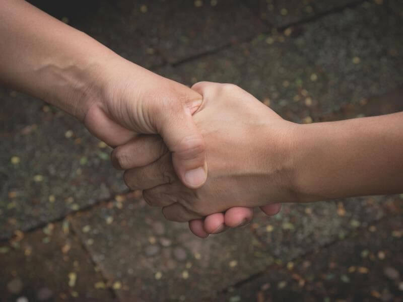 Proposta que assegura acolhimento e indenização a vítimas segue ao Plenário. - Freepik