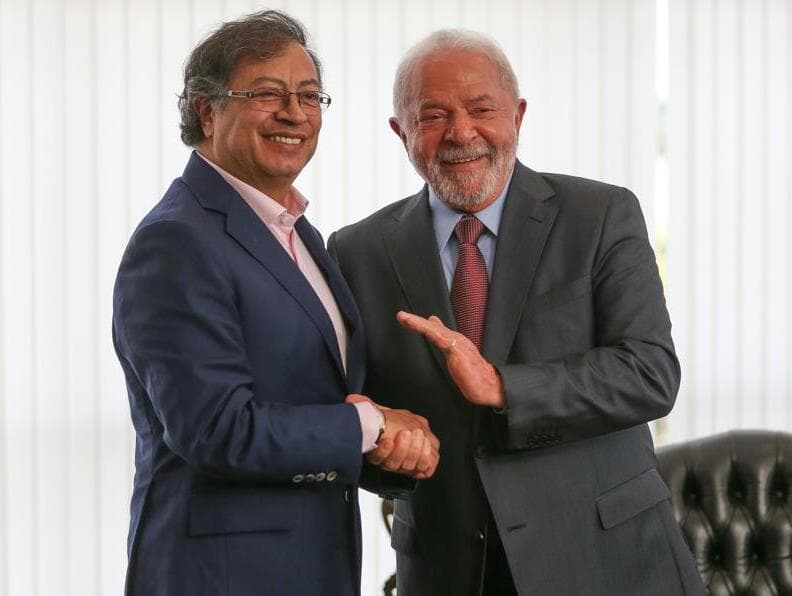 Gustavo Petro e Lula em encontro ocorrido em 2 de janeiro de 2023, em Brasília. - Pedro Ladeira/Folhapress