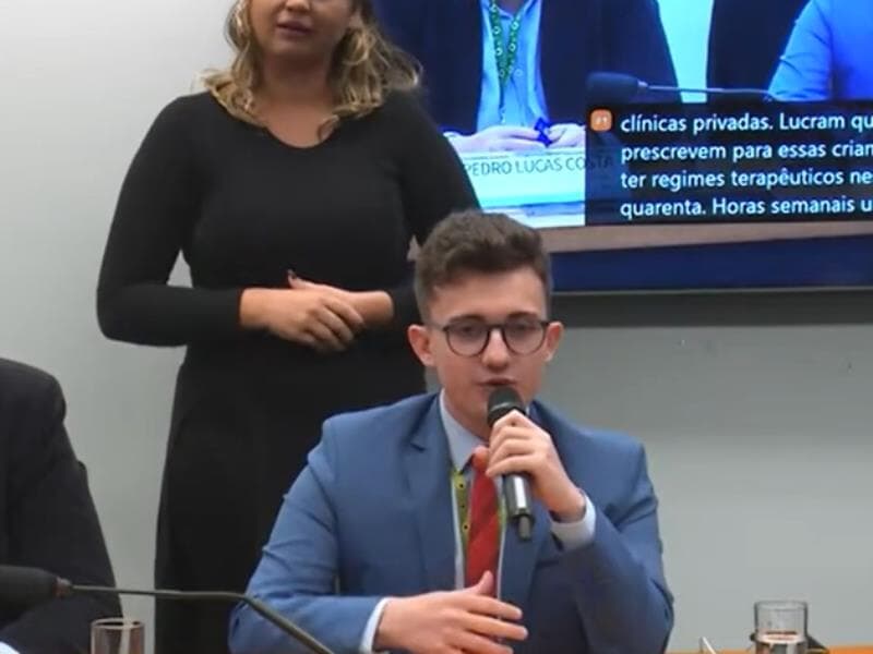Especialistas defenderam práticas éticas e criticaram a exploração de famílias por clínicas predatórias. - TV Câmara/Reprodução