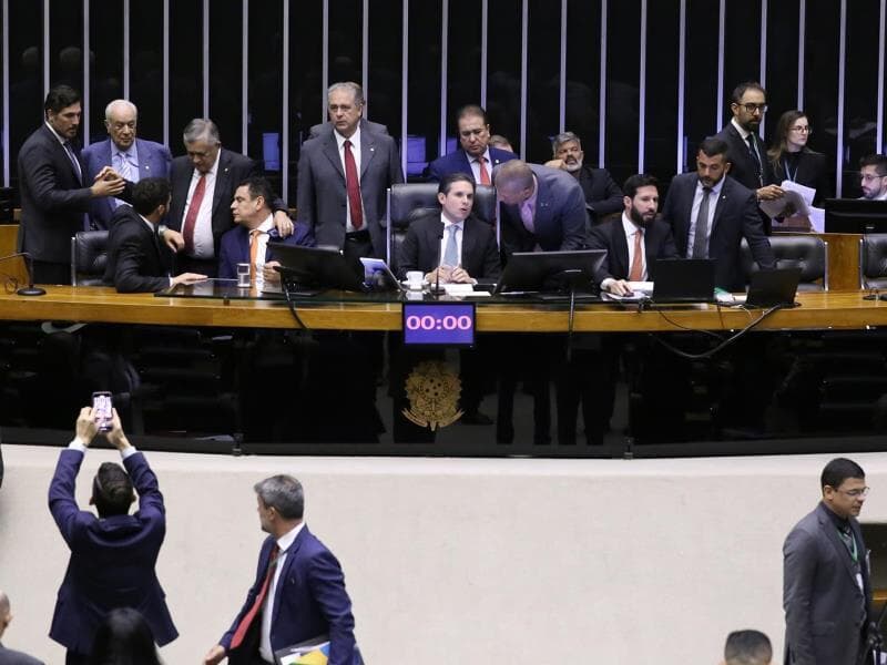 Presidente Hugo Motta criticou companhias aéreas por criação de passagem sem direito à mala de mão. - Kayo Magalhães / Câmara dos Deputados