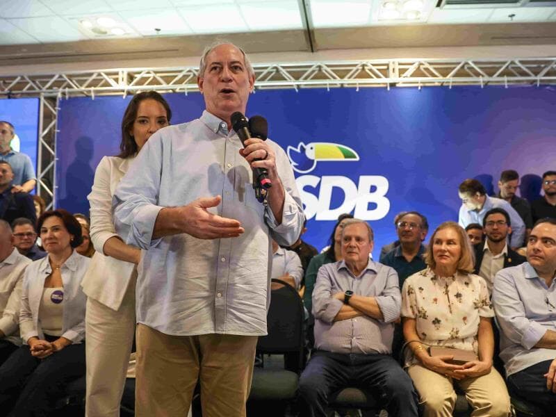 Durante filiação, Ciro indicou possíveis nomes para apoiar nas eleições majoritárias. -  Jarbas Oliveira/Folhapress